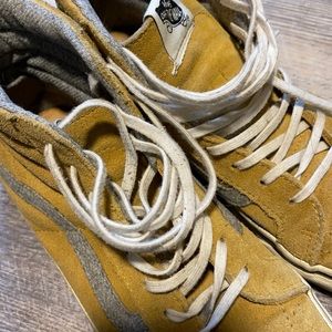 Vans size 7.5 women’s or 6 men’s